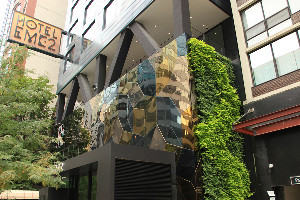 Outdoor green wall on Autograph Hotel in Chicago, Illinois.