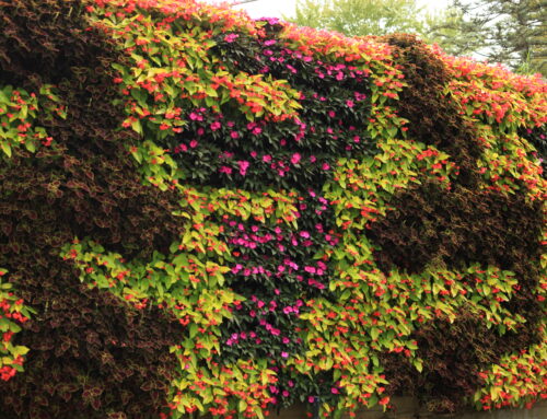 Outdoor LiveWall with a Dynamic Tetris-Inspired Design